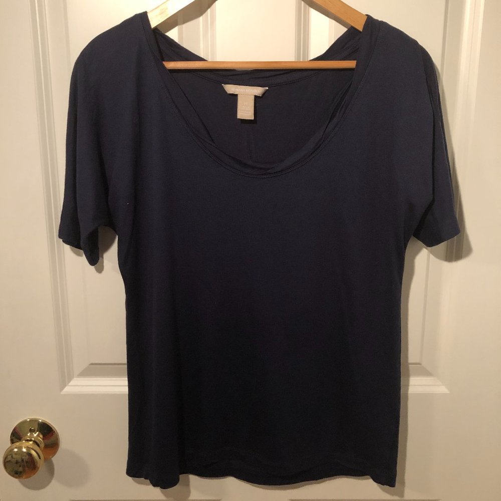 Banana Republic women's navy blue t-shirt size M